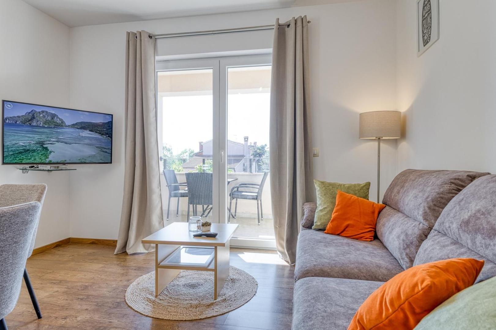 Tina With Balcony Apartman Porec